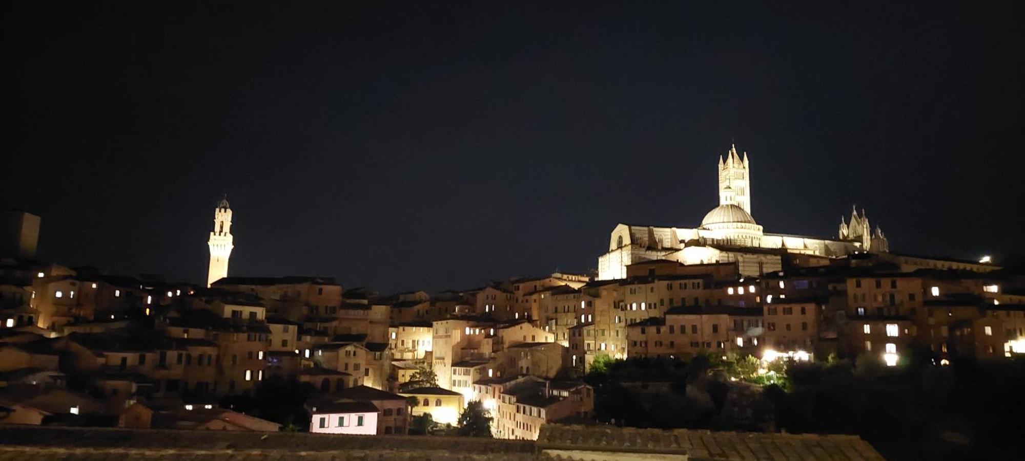 Cor Magis Kamullia - 200 Meters From The Historic Center And Close To The Train Station Siena Exterior photo